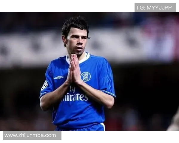 足球明星瞬间定格打响指的魅力瞬间与激情时刻的完美结合