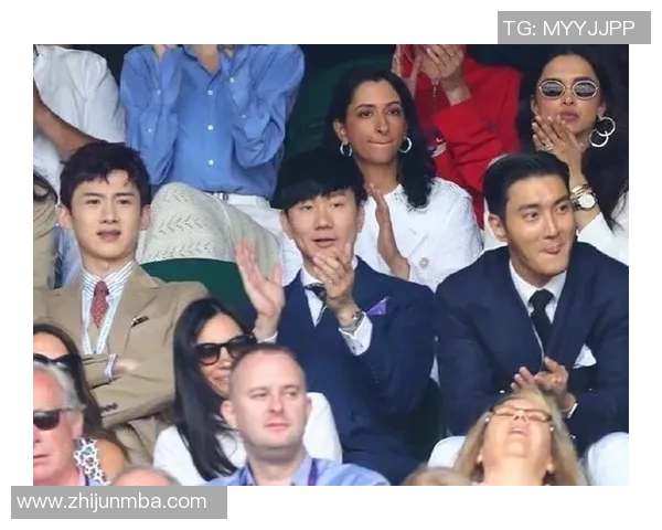 德国足球明星同框合影展现团结与荣耀的瞬间